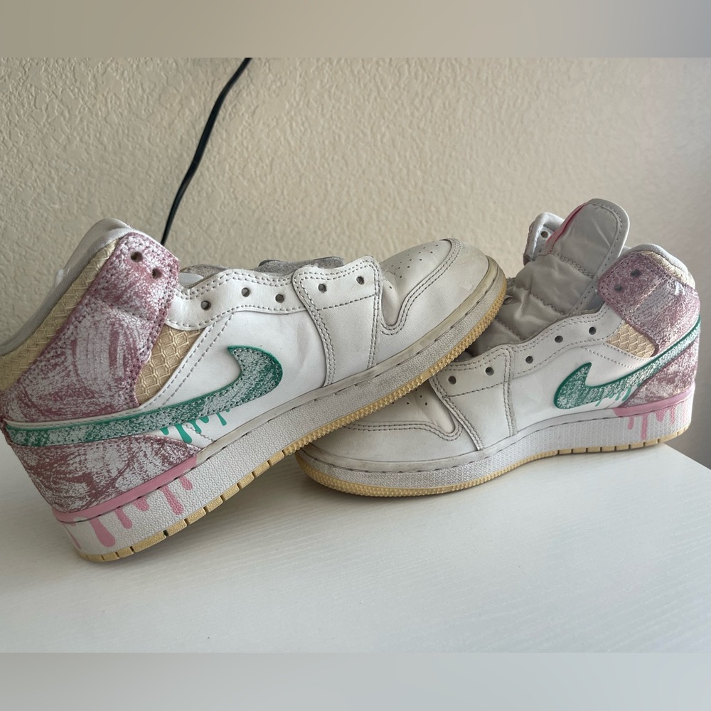 Air Jordan 1 Mid SE GS 'Ice Cream'